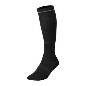 Skarpety kompresyjne Mizuno Compression. Czarne skarpetki Mizuno, bez wzorów. Za 52,99 zł.