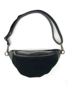 Marlon Skórzana saszetka w kolorze czarnym - 29 x 13 x 8 cm rozmiar: onesize. Czarne nerki i saszetki Marlon, bez wzorów, z materiału. Za 211,31 zł.