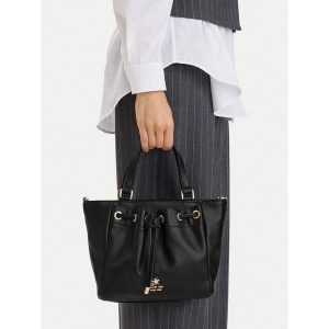 Torebka Beverly Hills Polo Club. Czarne torebki klasyczne Beverly Hills Polo Club, bez wzorów, bez dodatków. Za 229,99 zł.
