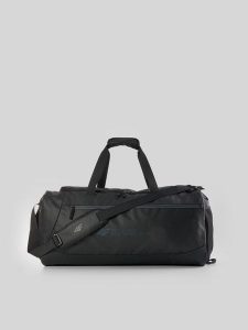 4F Torba sportowa (54 L) - czarna Uniwersalny. Czarne torby podróżne i sportowe 4f, bez wzorów, z materiału, na ramię, duże. Za 199,99 zł.