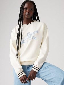 Levi´s Bluza w kolorze kremowym rozmiar: M. Brązowe bluzy m, bez wzorów, z bawełny, bez kaptura. Za 131,74 zł.