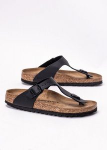 Birkenstock Gizeh BF Japonki damskie czarne. Czarne klapki Birkenstock, bez wzorów, bez obcasa. Za 319,99 zł.