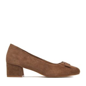 Czółenka Lasocki. Brązowe czółenka Lasocki, bez wzorów, bez obcasa, bez zapięcia. Za 249,99 zł.