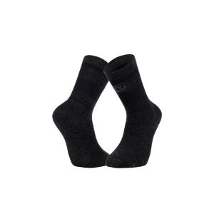 Skarpety wysokie z wełny merino BV Sport. Czarne skarpetki BV SPORT, bez wzorów, z wełny. Za 122,50 zł.