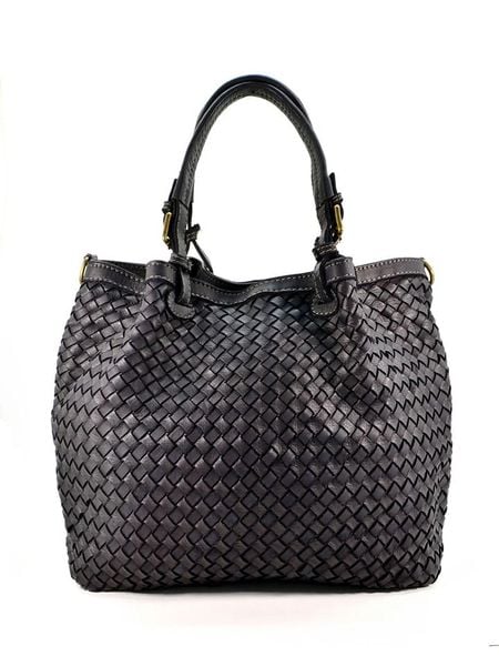 Amara Skórzany shopper bag "Quattro" w kolorze czarnym - 42 x 33 x 17 cm rozmiar: onesize. Czarne shopper bag Amara, bez wzorów, z materiału, bez dodatków. Za 457,95 zł.