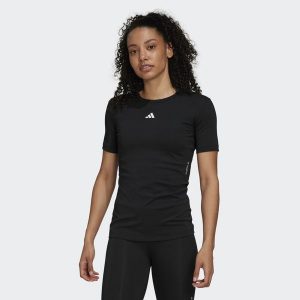 Koszulka damska adidas Techfit. Białe bluzki ADIDAS, xl, bez wzorów, z materiału, sportowe, bez kołnierzyka, bez ramiączek. Za 143,99 zł.