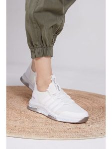 Trendyol Sneakersy w kolorze białym rozmiar: 41. Białe trampki Trendyol, bez wzorów, bez zapięcia. Za 84,21 zł.