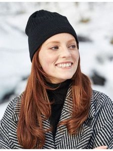 Capo Czapka dzianinowa w kolorze czarnym rozmiar: onesize. Czarne czapki Capo, bez wzorów, z dzianiny. Za 79,40 zł.