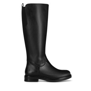 Kozaki Lasocki. Czarne kozaki Lasocki, bez wzorów, bez obcasa, na płaskiej podeszwie, bez zapięcia. Za 379,99 zł.