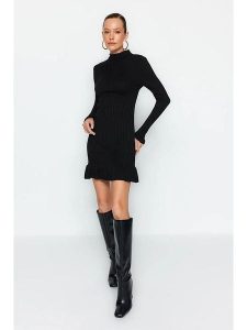 Trendyol Sukienka dzianinowa w kolorze czarnym rozmiar: S. Czarne sukienki Trendyol, s, bez wzorów, z dzianiny, bez kołnierzyka, bez ramiączek, mini. Za 83,03 zł.