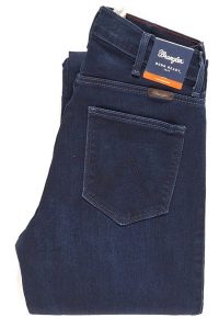 WRANGLER HIGH SLIM TRUE DARK W27GBV78Z. Spodnie z wysokim stanem Wrangler, bez wzorów, z jeansu, z podwyższonym stanem. W wyprzedaży za 99,99 zł.