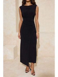 Trendyol Sukienka w kolorze czarnym rozmiar: L. Czarne sukienki Trendyol, l, bez wzorów, bez kołnierzyka, bez ramiączek, maxi. Za 95,99 zł.