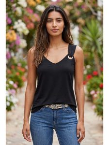 SOULSHAE Top w kolorze czarnym rozmiar: XXL/3XL. Czarne topy SOULSHAE, xl, bez wzorów, z wiskozy, bez kołnierzyka, bez ramiączek. Za 64,95 zł.