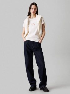 CALVIN KLEIN JEANS Koszulka w kolorze kremowym rozmiar: XL. Brązowe bluzki Calvin Klein Jeans, xl, bez wzorów, z bawełny, bez kołnierzyka, bez ramiączek. Za 136,13 zł.