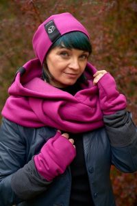 Czapka Hultajka Fuksja. Czerwone czapki Hultaj Polski, bez wzorów, z bawełny, eleganckie. Za 99,00 zł.