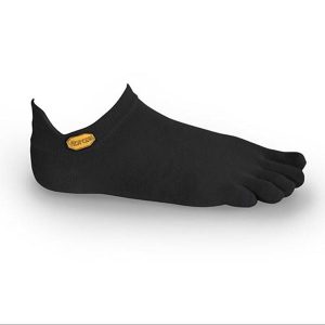 Skarpety Vibram Fivefingers Athletic No-Show. Czarne skarpetki VIBRAM, bez wzorów. Za 84,75 zł.