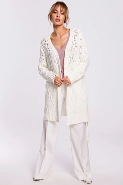 Długi kardigan ażurowy sweter damski z paskiem ecru. Białe długie swetry MOE, z dzianiny. Za 249,00 zł.