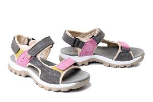 ARTIKER RELAKS 58C1815 kolorowy, sandały damskie. Sandały Artiker Relaks, bez wzorów, ze skóry, bez obcasa, na obcasie, bez zapięcia. Za 219,90 zł.