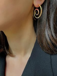 Les Favorites Pozłacane kolczyki z cyrkoniami rozmiar: onesize. Żółte kolczyki Les Favorites, z cyrkonią, pozłacane. Za 173,99 zł.