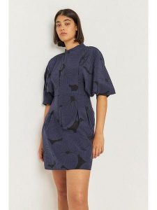 SKFK Sukienka "Hebe" w kolorze granatowym rozmiar: 40. Niebieskie sukienki SKFK, bez wzorów, z bawełny, bez kołnierzyka, bez ramiączek, mini. Za 347,99 zł.