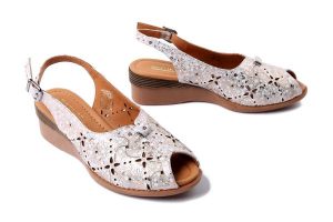 ARTIKER RELAKS 56C0617 kolorowy, sandały damskie. Żółte sandały Artiker Relaks, bez wzorów, bez obcasa, na koturnie, bez zapięcia. Za 174,93 zł.