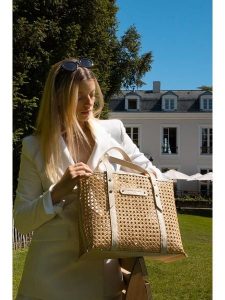 Maison héritage PARIS Torebka "Bondi" w kolorze beżowym - 28,5 x 36 x 18 cm rozmiar: onesize. Brązowe torebki klasyczne Maison héritage PARIS, bez wzorów, z materiału, bez dodatków. Za 434,99 zł.