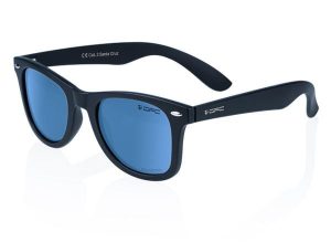 Okulary przeciwsłoneczne z polaryzacją unisex OPC Santa Cruz Kat.3 + etui. Czarne okulary przeciwsłoneczne OPC, prostokątne. Za 139,99 zł.