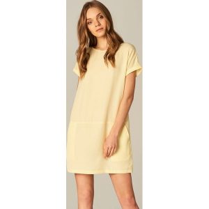 Lekka sukienka oversize - Żółty. Żółte kombinezony marki Mohito. W wyprzedaży za 59,99 zł.