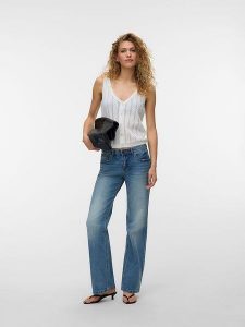 Vero Moda Top dzianinowy w kolorze białym rozmiar: L. Białe topy Vero Moda, l, bez wzorów, z dzianiny, bez kołnierzyka, bez ramiączek. Za 85,95 zł.