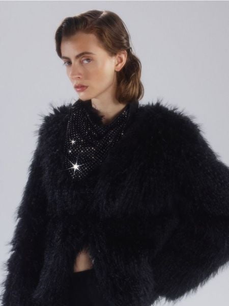 Chusta ze strassem - czarny. Czarne apaszki i chusty Reserved, bez wzorów. Za 69,99 zł.