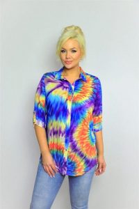 Niebiesko-fioletowa zapinana na guziki koszula z kołnierzem PLUS SIZE XXL. Fioletowe koszule Nasi partnerzy, plus size, bez wzorów, z bawełny, bez kołnierzyka, plus size, bez ramiączek. Za 199,90 zł.