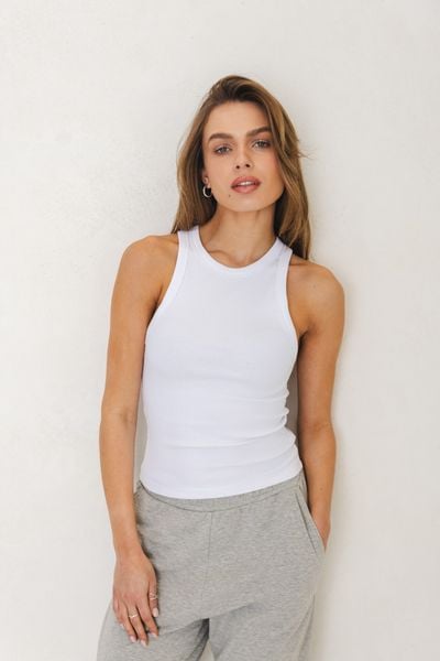 TOP GWEN ECRU L - Flawless. Białe topy Flawless, l, bez wzorów, z bawełny, sportowe, bez kołnierzyka, bez ramiączek. Za 169,00 zł.