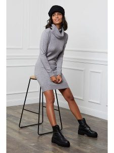 Soft Cashmere Sukienka dzianinowa w kolorze szarym rozmiar: 38/40. Szare sukienki Soft Cashmere, bez wzorów, z dzianiny, klasyczne, bez kołnierzyka, bez ramiączek, mini. Za 109,78 zł.