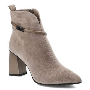 Beżowe Botki Cambell Eleganckie Obuwie Damskie Na Obcasie. Brązowe botki Cambell, bez wzorów, bez obcasa, na obcasie, bez zapięcia. Za 329,00 zł.