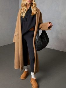 Milan Kiss Bluza w kolorze czarnym rozmiar: M. Czarne bluzy Milan Kiss, m, bez wzorów, z kapturem. Za 173,99 zł.