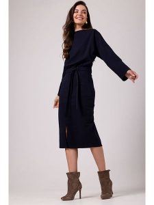 Be Wear Sukienka w kolorze granatowym rozmiar: XL. Niebieskie sukienki Be Wear, xl, bez wzorów, z tkaniny, bez kołnierzyka, bez ramiączek, midi. Za 301,95 zł.