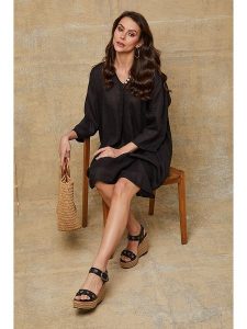 Joséfine Lniana sukienka "Mouna" w kolorze czarnym rozmiar: M. Czarne sukienki Joséfine, m, bez wzorów, ze lnu, bez kołnierzyka, bez ramiączek, midi. Za 152,99 zł.