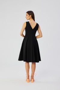 Czarna Midi Sukienka Rozkloszowana bez Rękawów. Czarne sukienki MOE, l, bez wzorów, z elastanu, bez kołnierzyka, bez ramiączek, midi, rozkloszowane. Za 345,90 zł.
