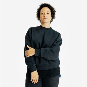 Bluza damska Elementals okrągły dekolt. Czarne bluzy DECATHLON, s, bez wzorów, z bawełny, bez kaptura. Za 159,99 zł.