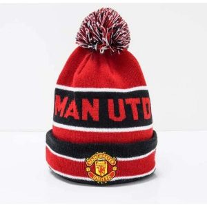 Czapka New Era Manchester United Jake Knit Cuff. Czarne czapki New Era, bez wzorów, z dzianiny. Za 149,99 zł.