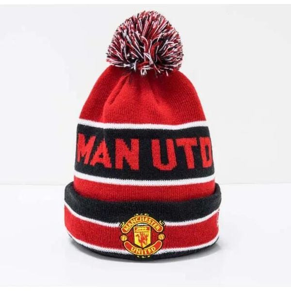Czapka New Era Manchester United Jake Knit Cuff. Czarne czapki New Era, bez wzorów, z dzianiny. Za 149,99 zł.