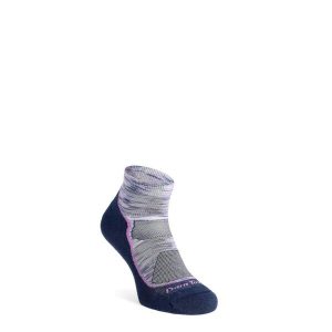 Skarpety merino damskie Darn Tough Light Hiker 1/4 Lightweight with Cushion. Zielone skarpetki DARN TOUGH, bez wzorów. Za 119,99 zł.