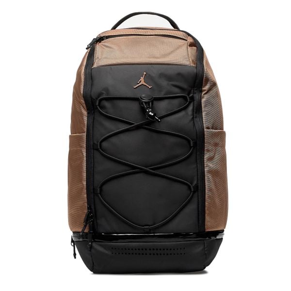 Plecak sportowy szkolny NIKE Jordan Jam Sport Backpack. Brązowe plecaki Nike. W wyprzedaży za 309,00 zł.