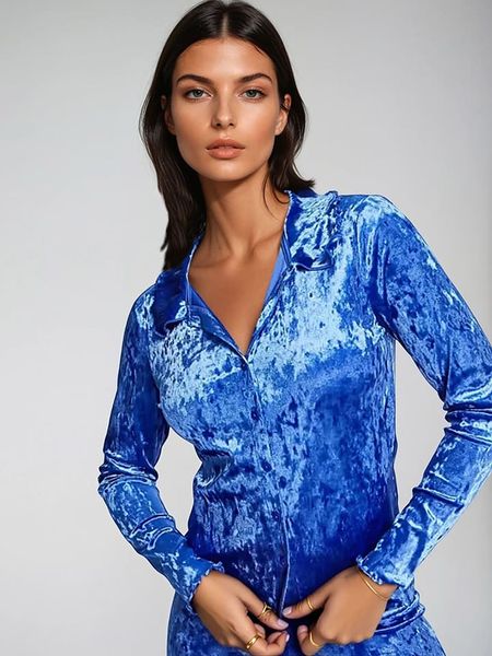 Monki Bluzka w kolorze niebieskim rozmiar: XL. Niebieskie bluzki Monki, xl, bez wzorów, bez kołnierzyka, bez ramiączek. Za 44,09 zł.
