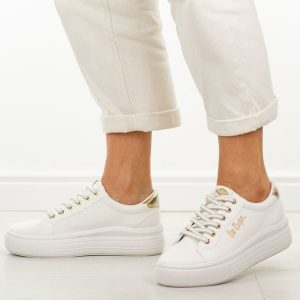Białe trampki damskie Lee Cooper 4478. Białe trampki Lee Cooper, bez wzorów, z gumy, bez zapięcia. Za 139,00 zł.