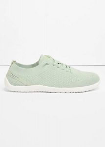 Buty typu barefoot marki Kappa z elastyczną podeszwą. Niebieskie buty sportowe bonprix, bez wzorów, bez zapięcia. Za 147,99 zł.