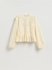 Koszula ze strukturalnej tkaniny - złamana biel. Koszule Reserved, l, bez wzorów, z bawełny, bez kołnierzyka, bez ramiączek. Za 199,99 zł.