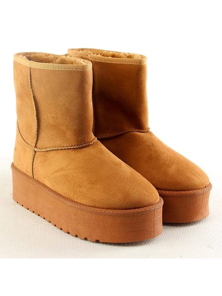 C'M Botki zimowe w kolorze jasnobrązowym rozmiar: 36. Brązowe botki C'M, na zimę, bez wzorów, bez obcasa, na platformie, bez zapięcia. Za 113,63 zł.