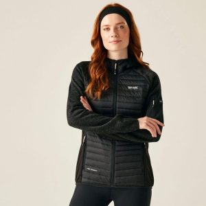 Kurtka damska hybrydowa Newhill. Czarne kurtki Regatta, bez wzorów, z dzianiny, bez kaptura. Za 179,99 zł.