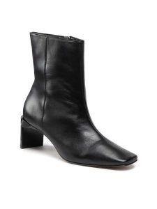 Simple Botki SL-04-02-000101 Czarny. Czarne botki Simple, bez wzorów, ze skóry, bez obcasa, na słupku, bez zapięcia. Za 479,99 zł.